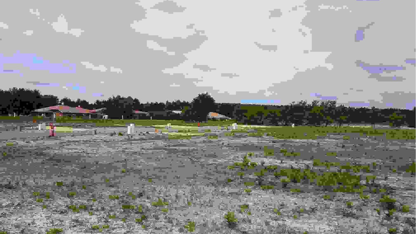 Terrain constructible de 428m2 à Salles