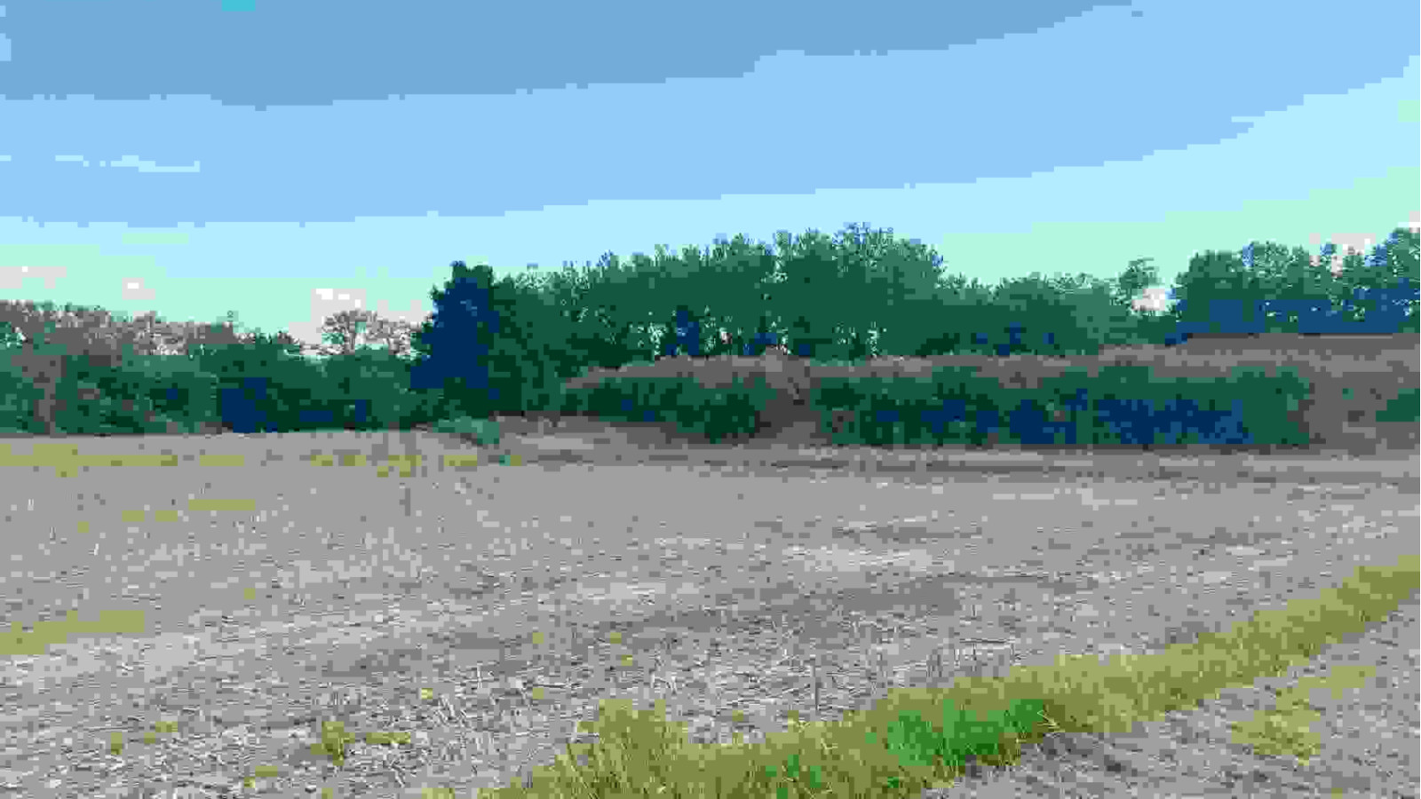 Terrain constructible de 1854m2 à Saint-Jean-de-Lier